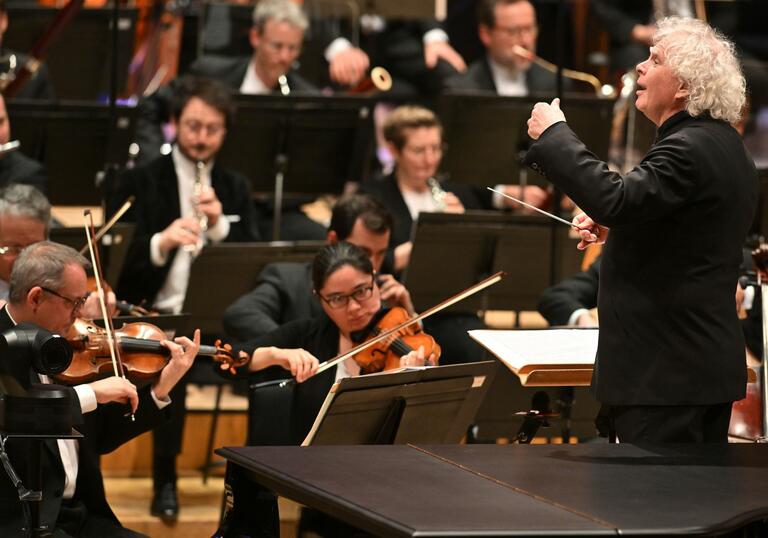 Sir Simon Rattle conducting the LSO