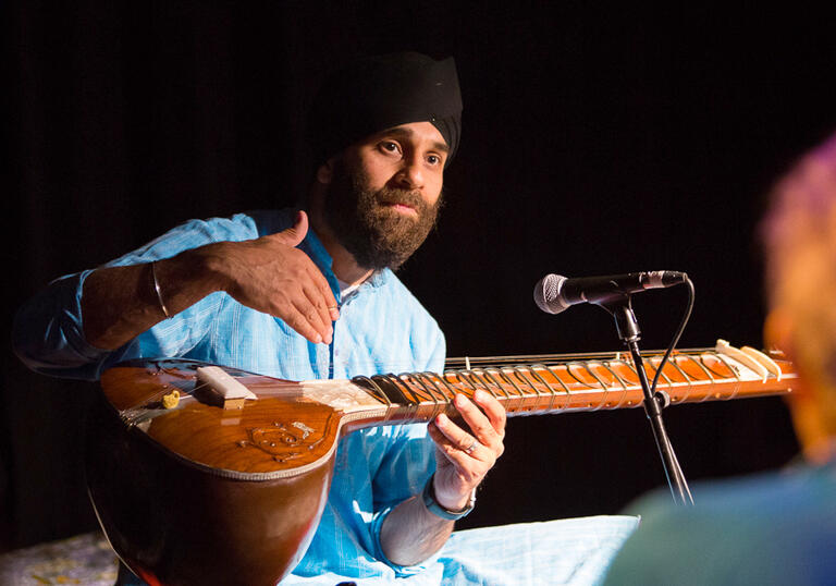 Harmeet Virdee demonstrating the sitar