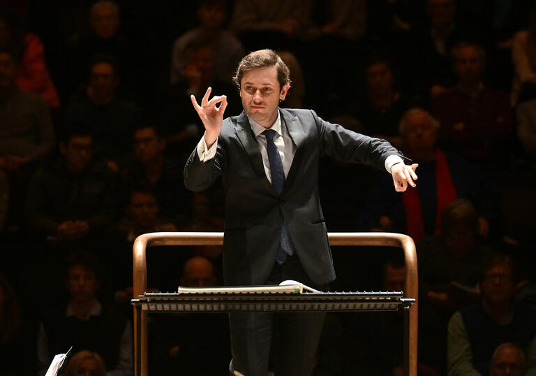 Maxime Pascal conducting the London Symphony Orchestra at the Barbican