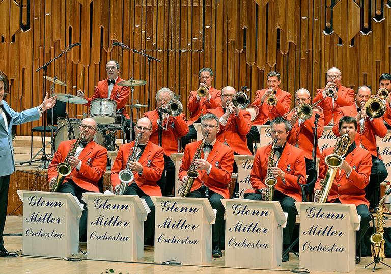 A picture of the Glenn Miller Orchestra performing