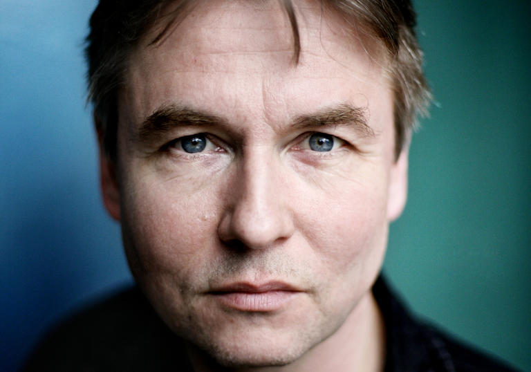 A headshot of Esa-Pekka Salonen