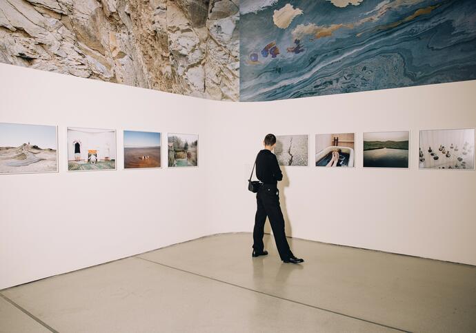 Someone observes the Re/Sisters gallery
