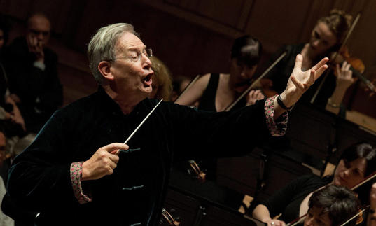 Photo of Gardiner conducting