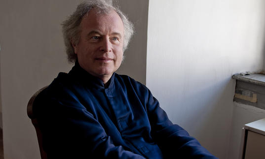 András Schiff close up