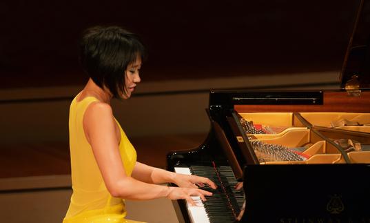 Yuja Wang playing pinao
