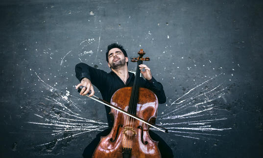 Pablo Ferrandez playing cello