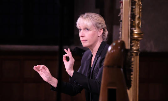 Sofi Jeannin conducting