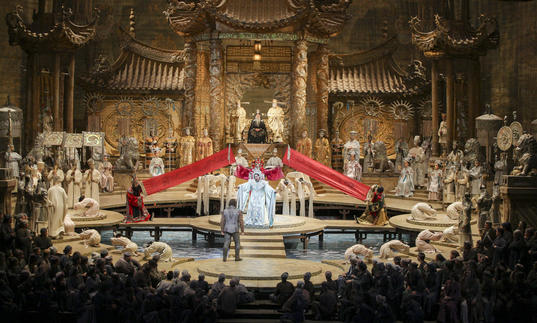 A scene from Turandot, from the Met Opera's 21-22 season