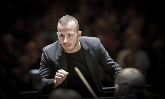 Yannick Nézet-Séguin conducting in concert