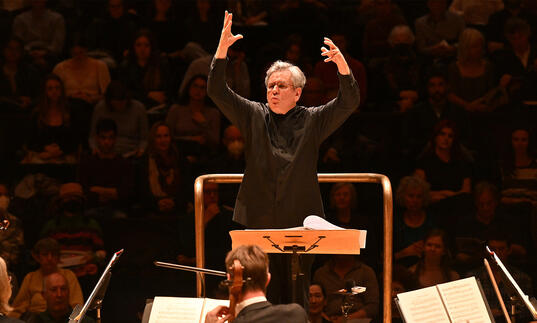 Sir Antonio Pappano conducting