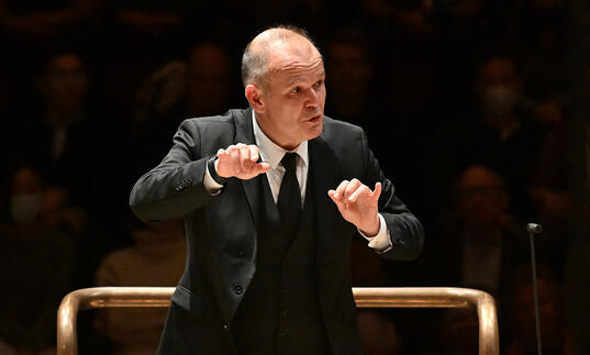 François-Xavier Roth conducting