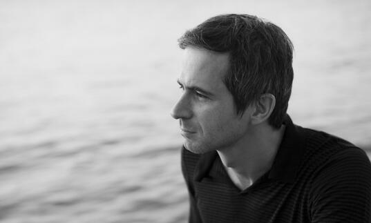 Black and white photo of Piotr Anderszewski