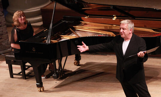 Lucy Parham at piano and Simon Russell Beale as narrator in performance