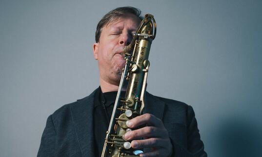 Photo of saxophonist Chris Potter 
