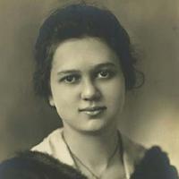 Black and white photo of Ruth Crawford Seeger when she was in her twenties